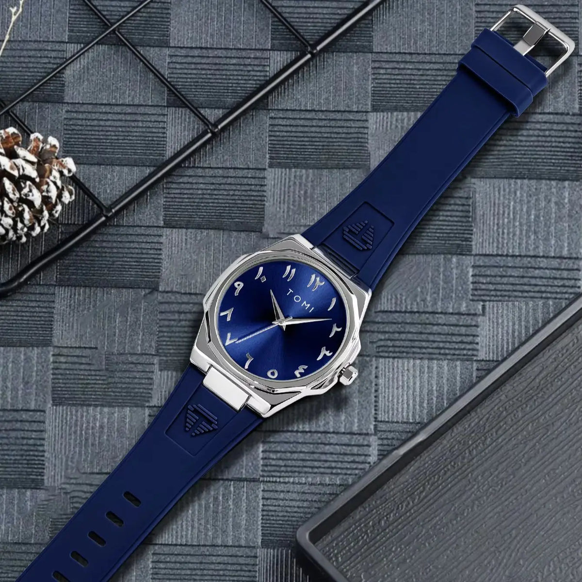 TOMI Fashion Casual Men's Quartz Watch; Adjustable Plastic Rubber Strap; Waterproof Analog Men's Wristwatch; Daily Wear